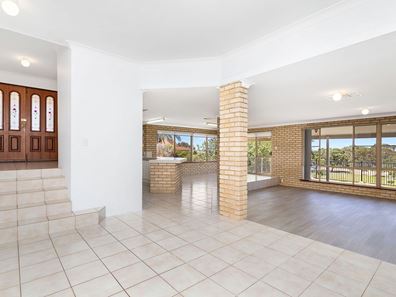 1 Howick Court, Coogee WA 6166