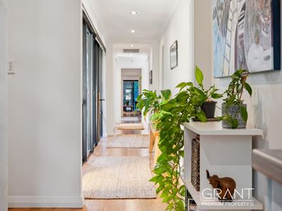 5B Raymond Street, Mount Pleasant WA 6153