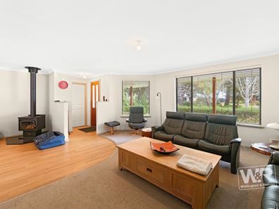 4 Spring Street, Little Grove WA 6330