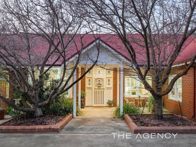 17 College Road, Gooseberry Hill WA 6076
