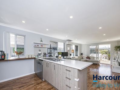 8 Noctis Way, Aveley WA 6069