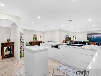 24 Ambergate Close, Canning Vale WA 6155