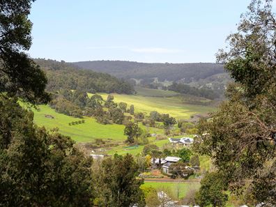 113 Kawina Road, Bickley WA 6076