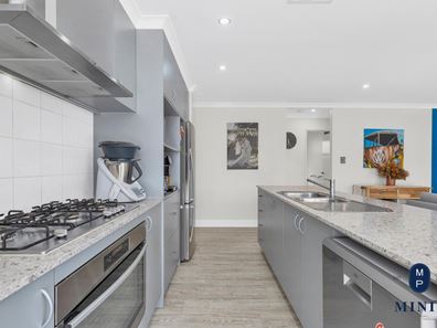 10 Chrysomou Street, Byford WA 6122