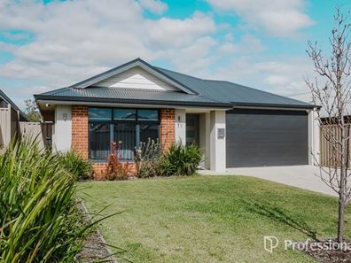 11 Wannell Close, Byford WA 6122