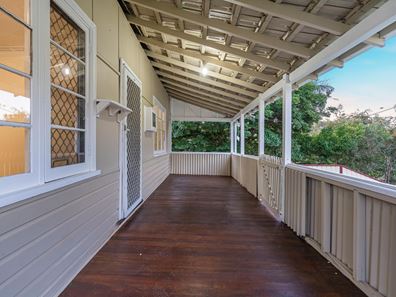 7 Meelah Way, Koongamia WA 6056