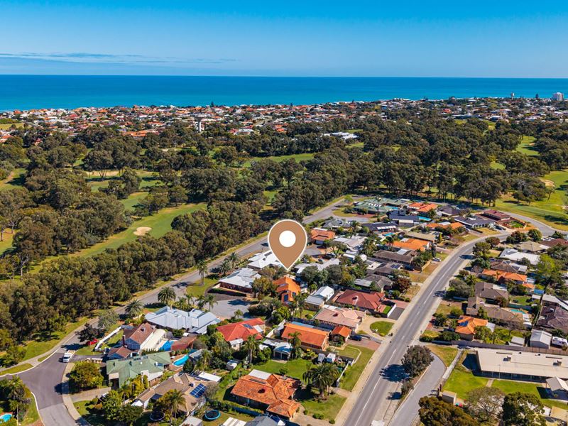 2 Dean Close, Halls Head WA 6210