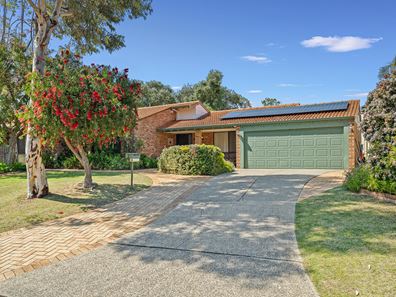 2 Dean Close, Halls Head WA 6210