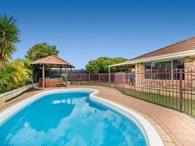 19 St Thomas Loop, Iluka WA 6028