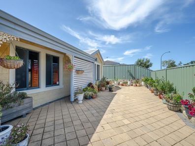 25 Adelong Circuit, Merriwa WA 6030