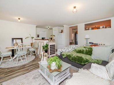 25 Adelong Circuit, Merriwa WA 6030