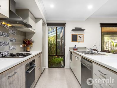 9/18 Jacksonia Promenade, Success WA 6164