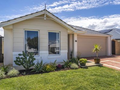 14 Yerilla Road, Golden Bay WA 6174