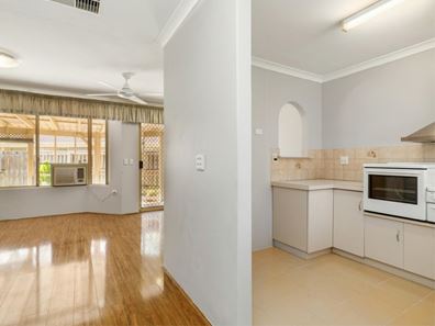 20/24 Southdown Place, Thornlie WA 6108