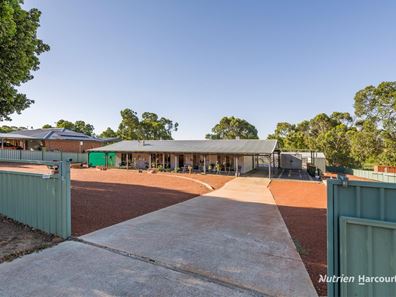 8 Lefroy Street, Gingin WA 6503