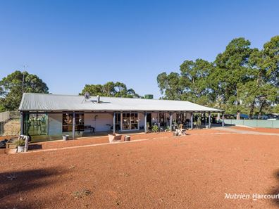8 Lefroy Street, Gingin WA 6503