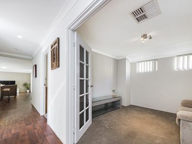 60 Lauderdale Ramble, Carramar WA 6031