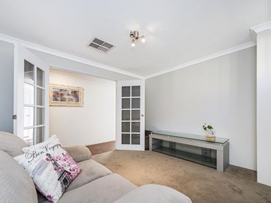 60 Lauderdale Ramble, Carramar WA 6031