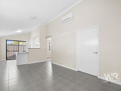 Unit 4, 18 Queen Street, Little Grove WA 6330