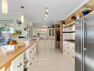 127 Timberlane Drive, Woodvale WA 6026