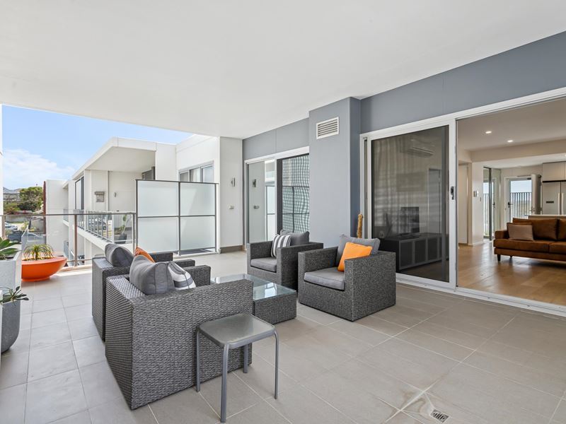 14/24 Lawley Street, North Beach