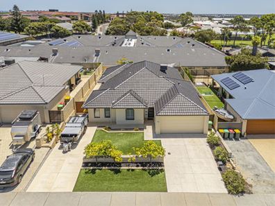 15 Mulgrave Loop, Mindarie WA 6030