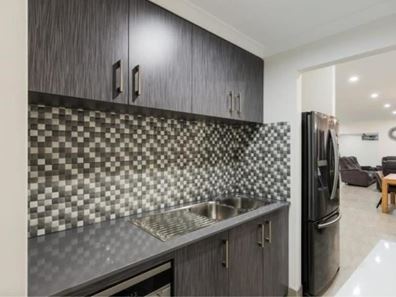 3 Breccia Grove , Piara Waters WA 6112