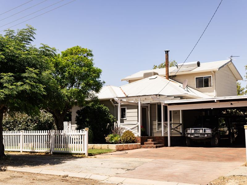 13 Throssell Road, Merredin WA 6415