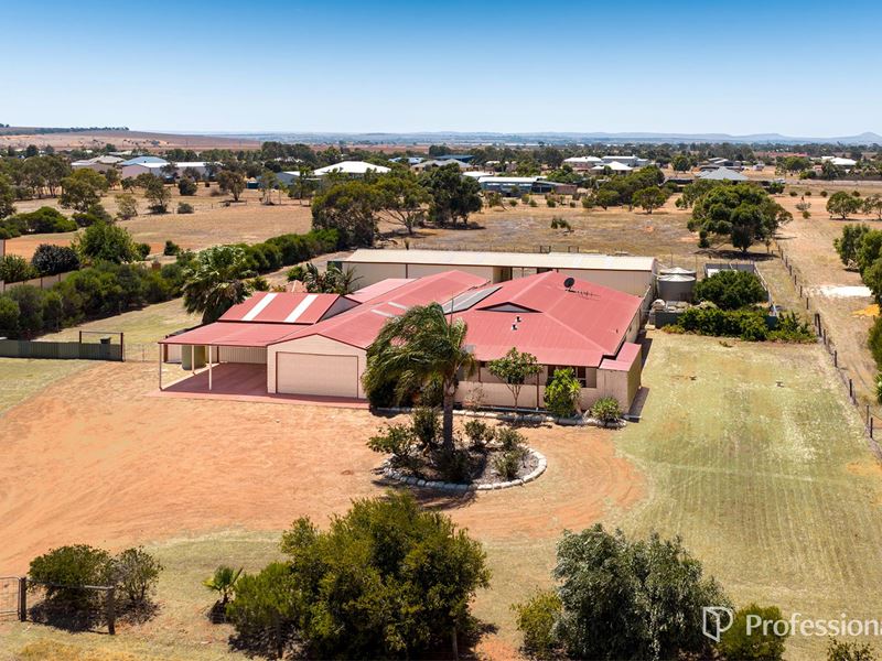 7 Polwarth Parade, Deepdale WA 6532