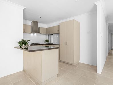 8/1 Humboldt Entrance, Aubin Grove WA 6164