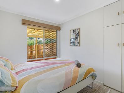 21 Chrisp Place, Yanchep WA 6035