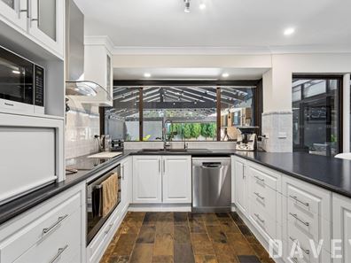 11 Carnwrath Way, Duncraig WA 6023
