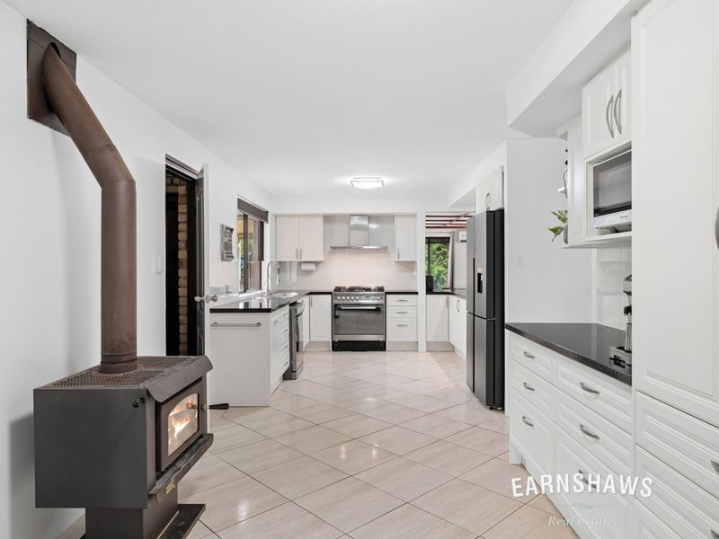 6 Lindsay Place, Glen Forrest