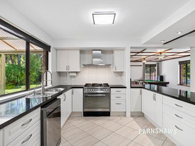 6 Lindsay Place, Glen Forrest WA 6071