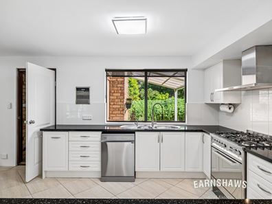 6 Lindsay Place, Glen Forrest WA 6071
