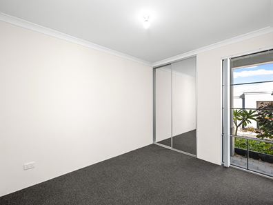 1/96 Clarkson Avenue, Tapping WA 6065