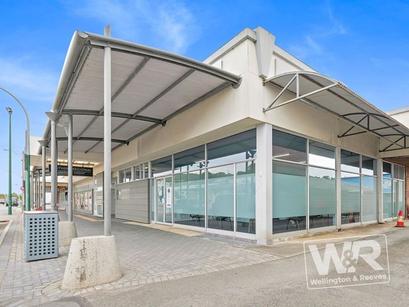32 Albany Highway, Albany