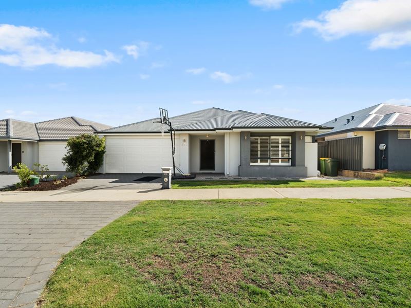 271 Lake Valley Drive, Lakelands WA 6180