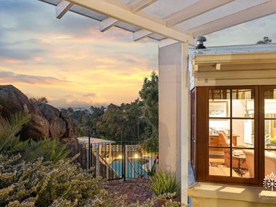 12 Sundew Road, Gooseberry Hill WA 6076