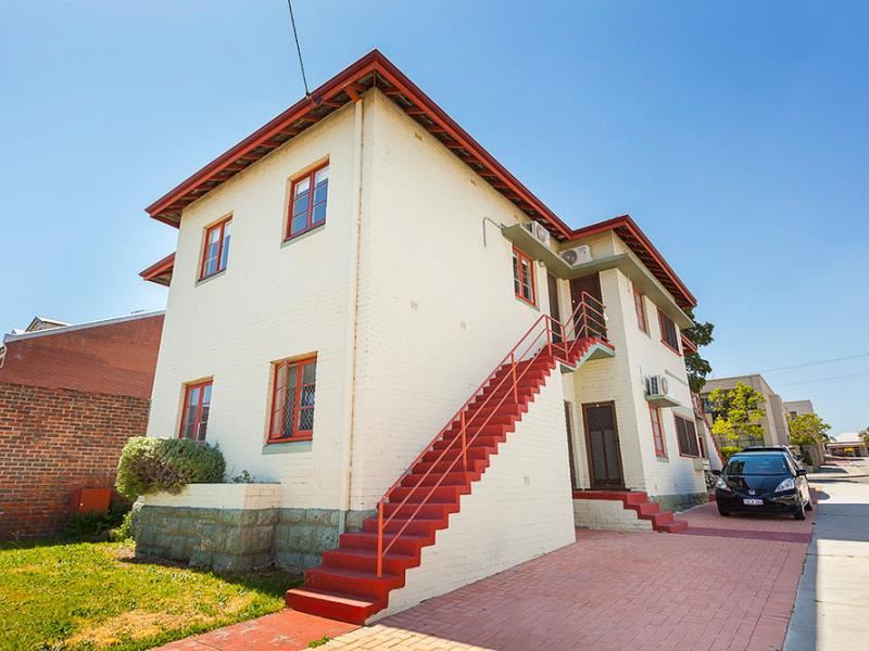 1/3 Brisbane Place, Perth WA 6000