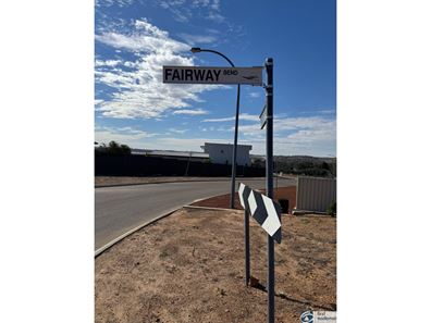 16 Fairway Bend, Northam WA 6401