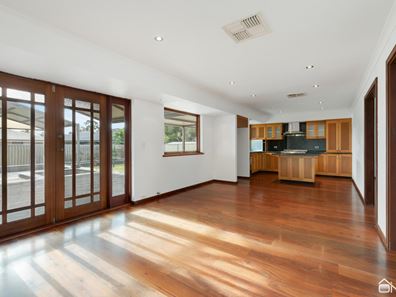 15 Rosemary Court, Huntingdale WA 6110