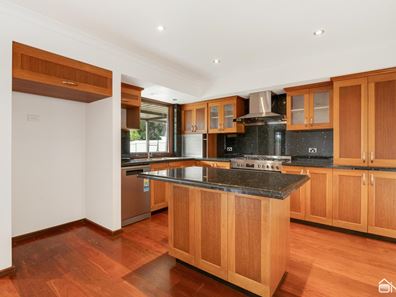 15 Rosemary Court, Huntingdale WA 6110