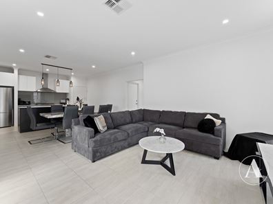 73 Piara Drive, Piara Waters WA 6112