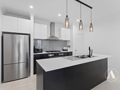 73 Piara Drive, Piara Waters WA 6112
