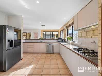 24 Strelitz View, Beeliar WA 6164