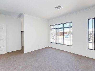 7 Bronzite Road, Treeby WA 6164