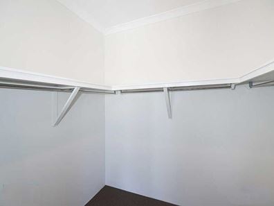 7 Bronzite Road, Treeby WA 6164