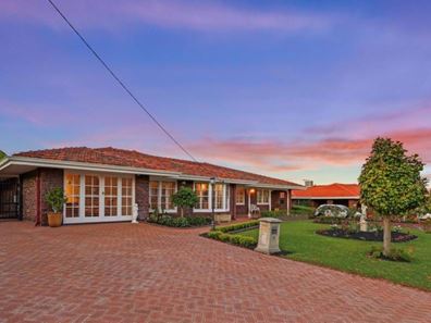 11 Melview Court, Melville WA 6156