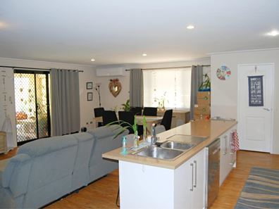 27 Mistral Crest, Glenfield WA 6532
